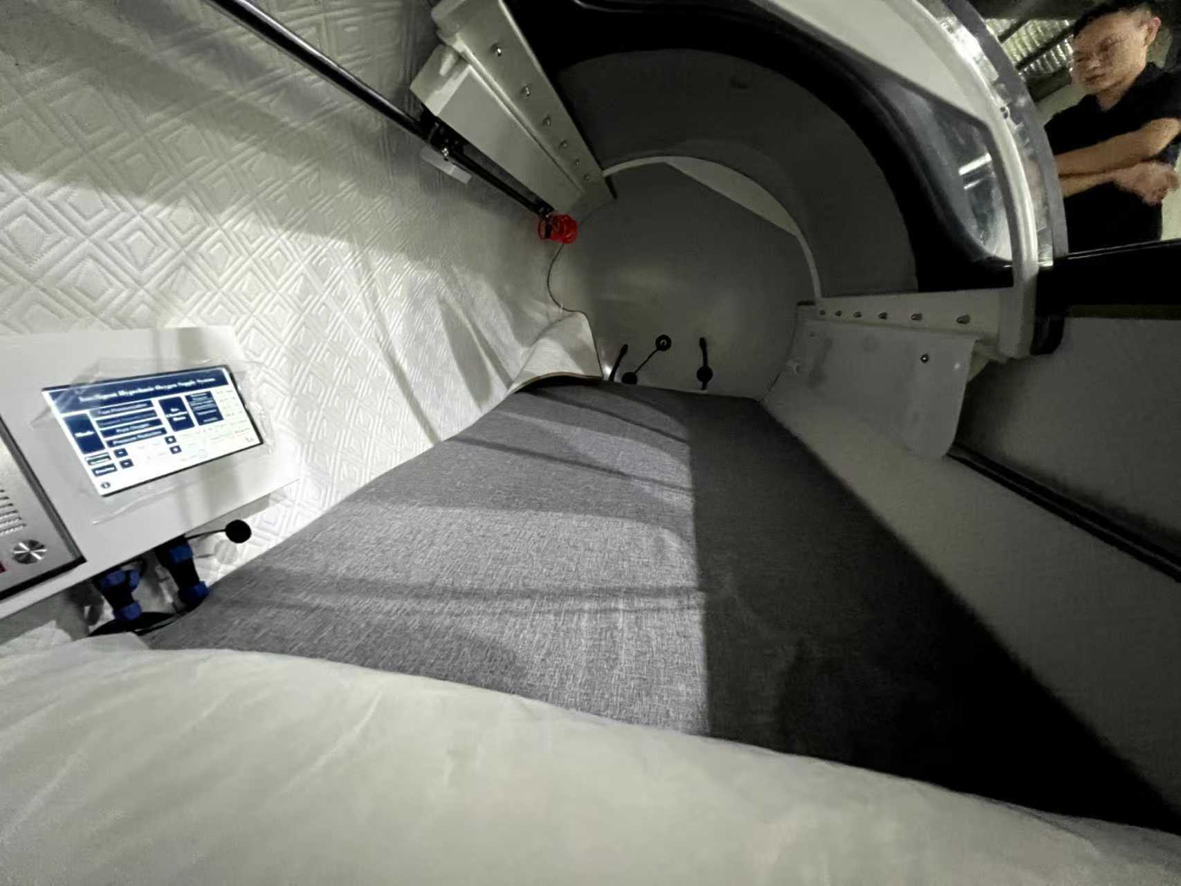 TimeCapsule C750+ Aluminum Alloy Hyperbaric Chamber Premier Edition Limited - MedEq Fitness